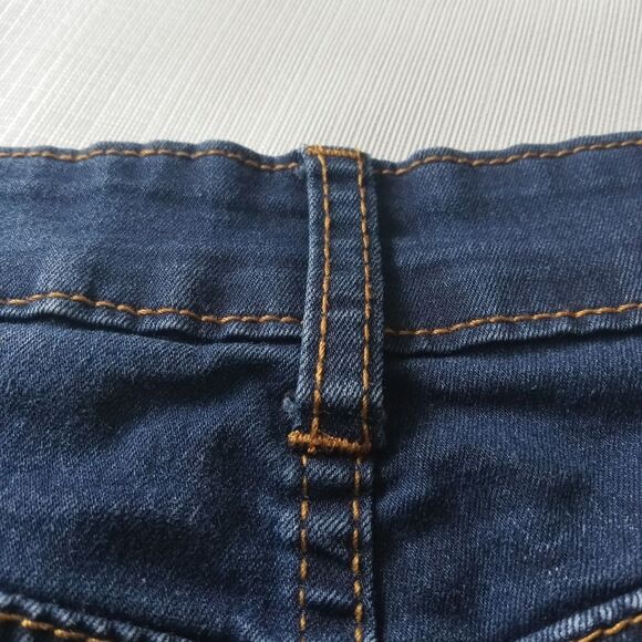VIP Jeans Blue Dark Wash Distressed Rolled Hem Plus Size Shorts Women's 19/20B - Picture 12 of 12